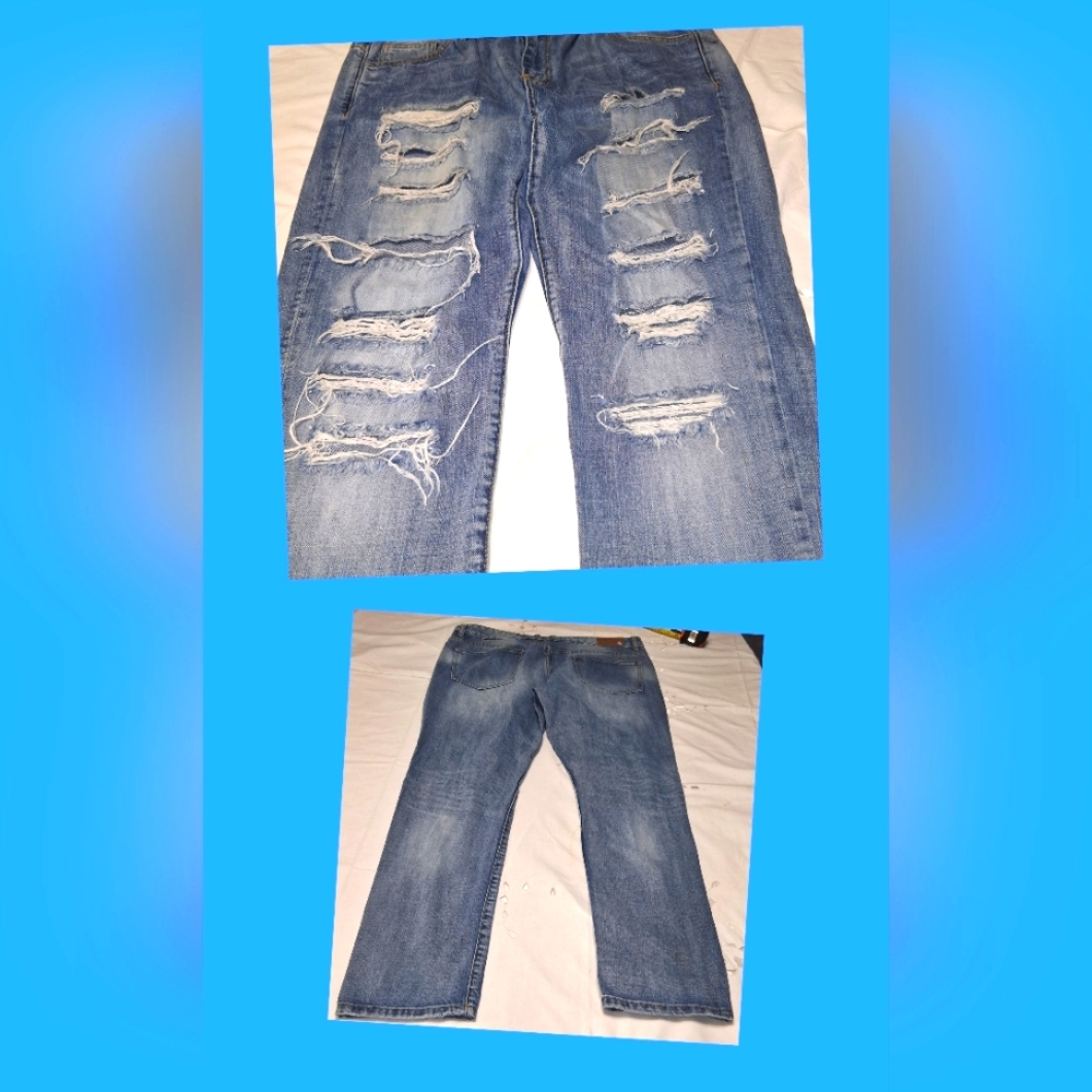 Men's Relaxed Fit Distressed Denim Jeans